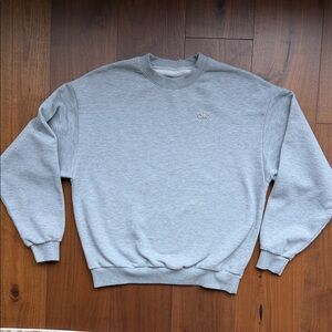 VGUC Alo Accolade Pullover Crewneck Sweatshirt Size Small  Athletic Heather Grey